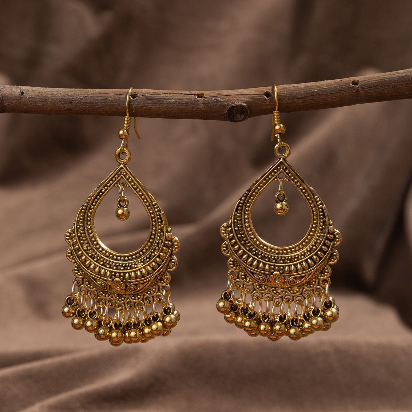 New Water Drop Shaped Earrings - Ethnic Indian Fashion 评论和价格